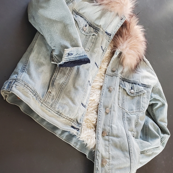 AMERICAN EAGLE faux fur lined Jean jacket - Picture 4 of 11